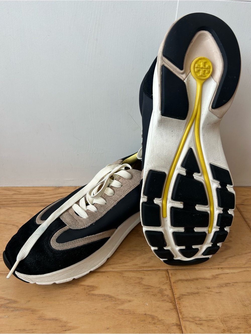 Tory Burch 11 Good Luck Sneaker Black Yellow 13095 - Picture 3 of 6